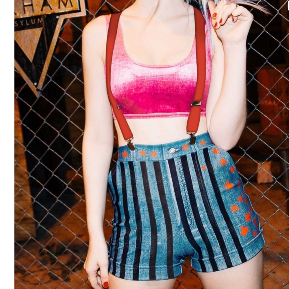 Blackmilk Birds of Prey Harley Quinn Jeans Shorts Stripes Stars suspenders pink